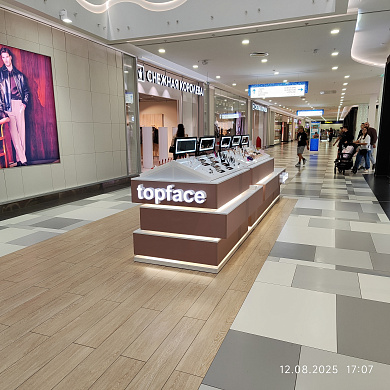 У нас открытие! Остров декоративной косметики Top Face
